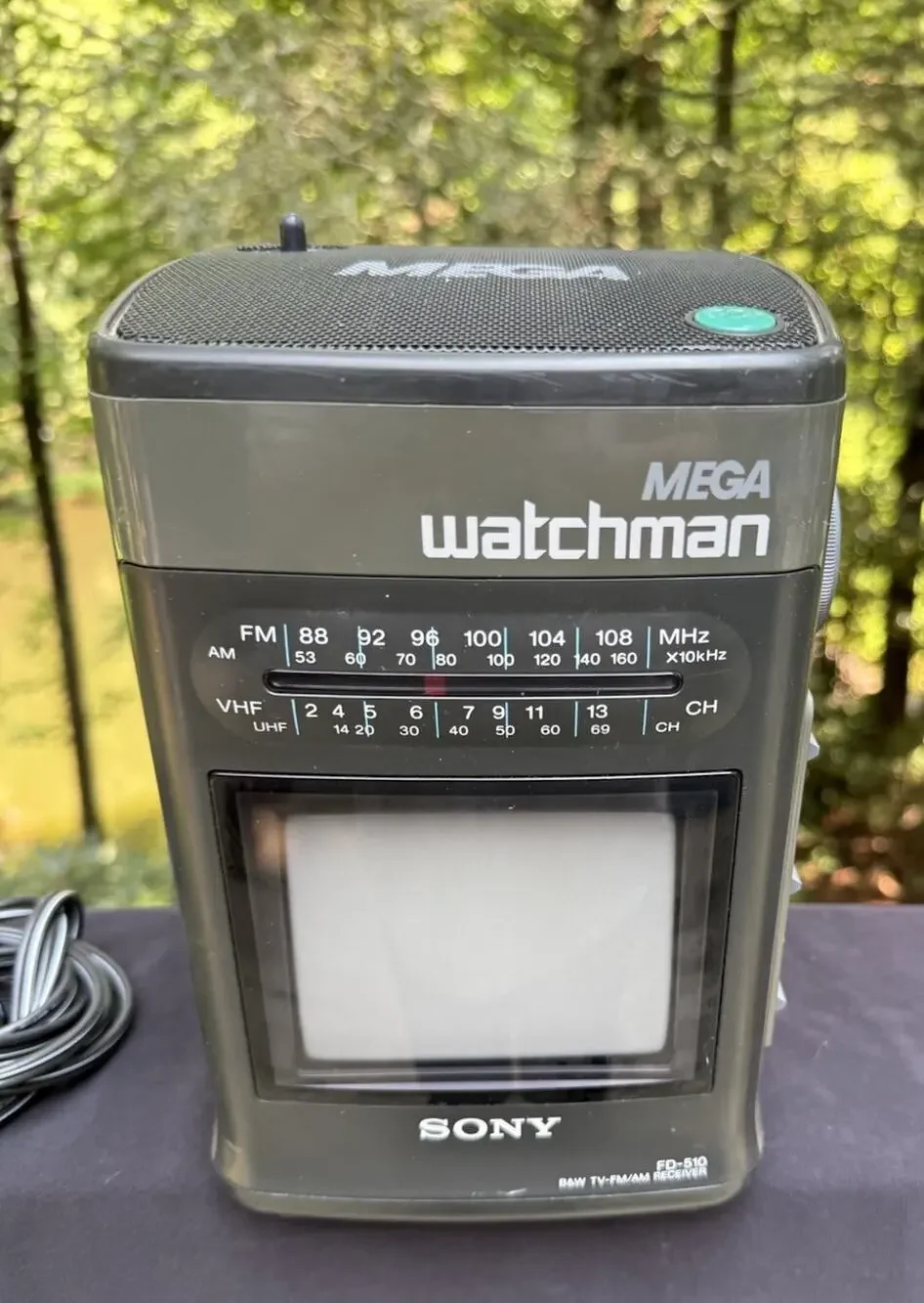 Vintage Sony MEGA Watchman Television FD-510 Portable B&W TV FM/AM Radio Works!
